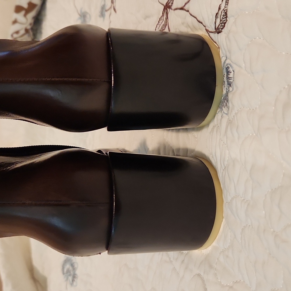 Maison Martin Margiela Brown Leather Ankle Boots with Black Block Heel - Picture 10 of 10